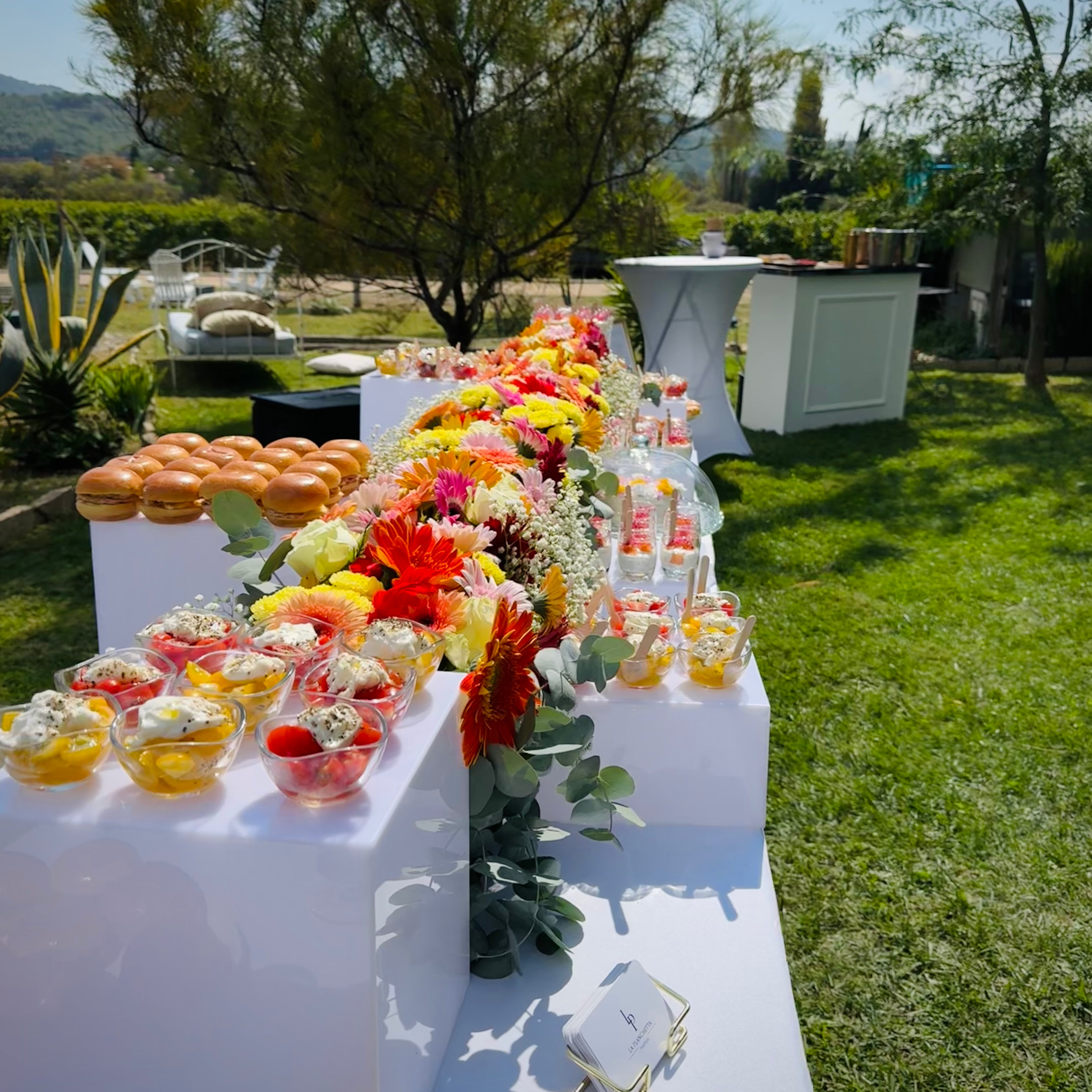 Buffet fleuri